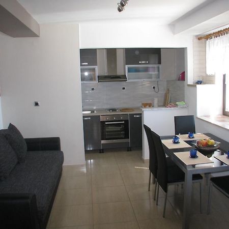 Apartments Miljak Omis Luaran gambar