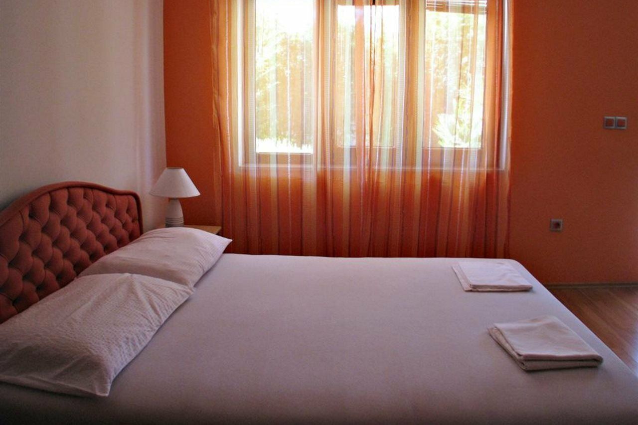 Apartments Miljak Omis Luaran gambar